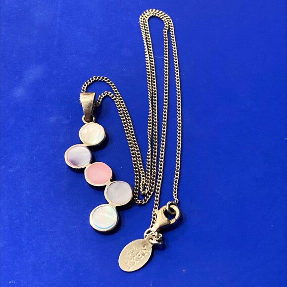 Signed mother of pearl pendant and chain, both sterling silver - Picture 1 of 6